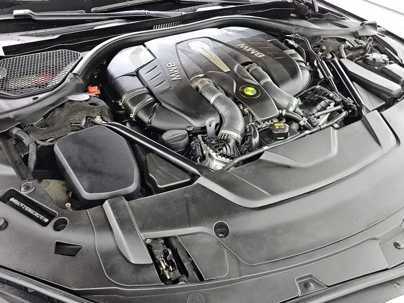 BMW 750 Li xDrive Luxury, снимка 6 - Автомобили и джипове - 56162548