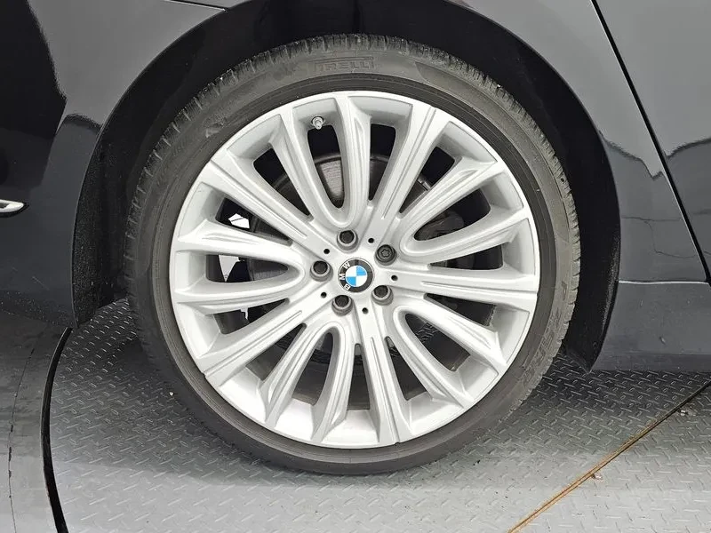 BMW 750 Li xDrive Luxury, снимка 5 - Автомобили и джипове - 56162548