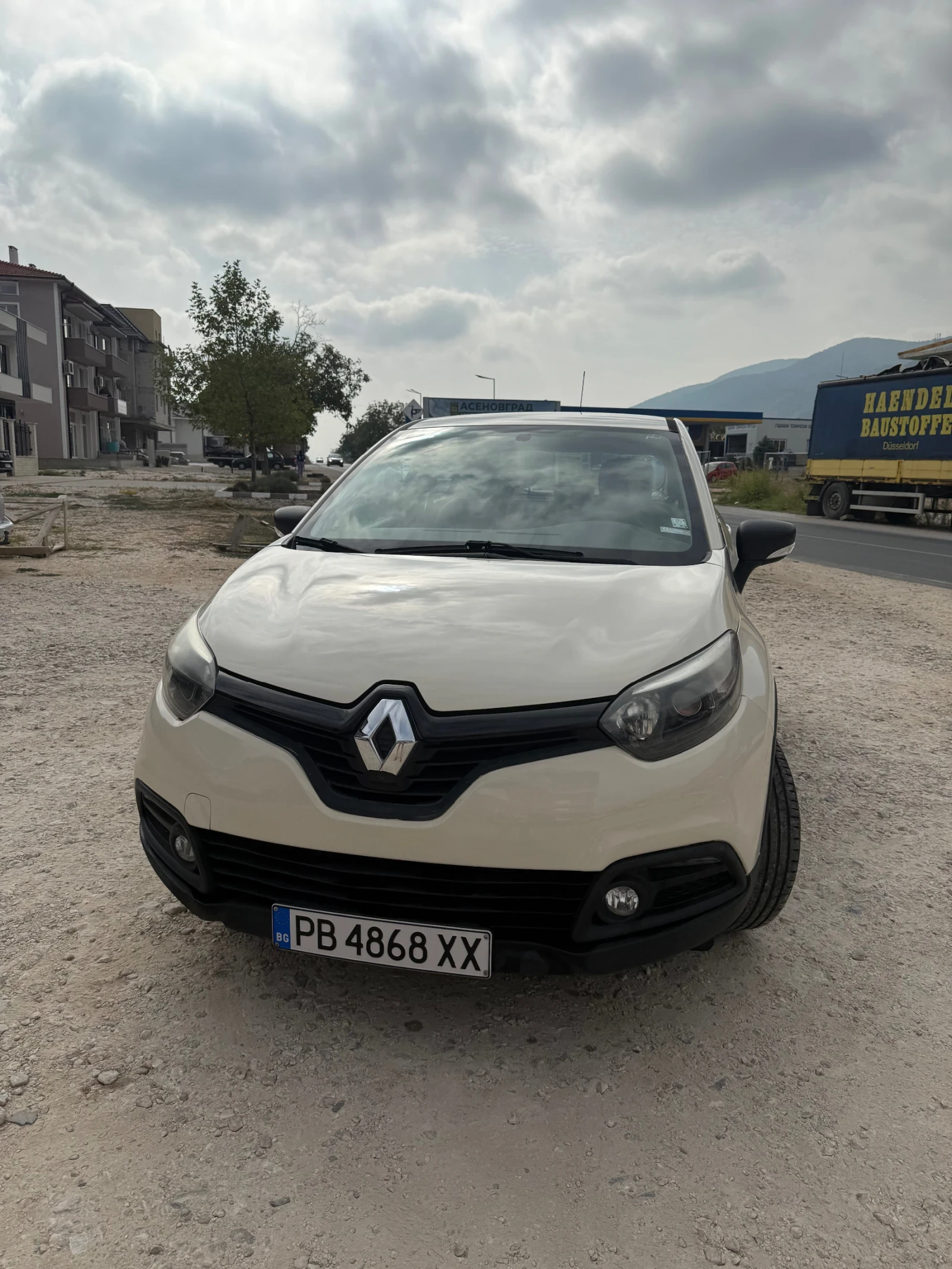 Renault Captur 0.9TCe Turbo / Регистриран / 2 комплекта гуми, снимка 1