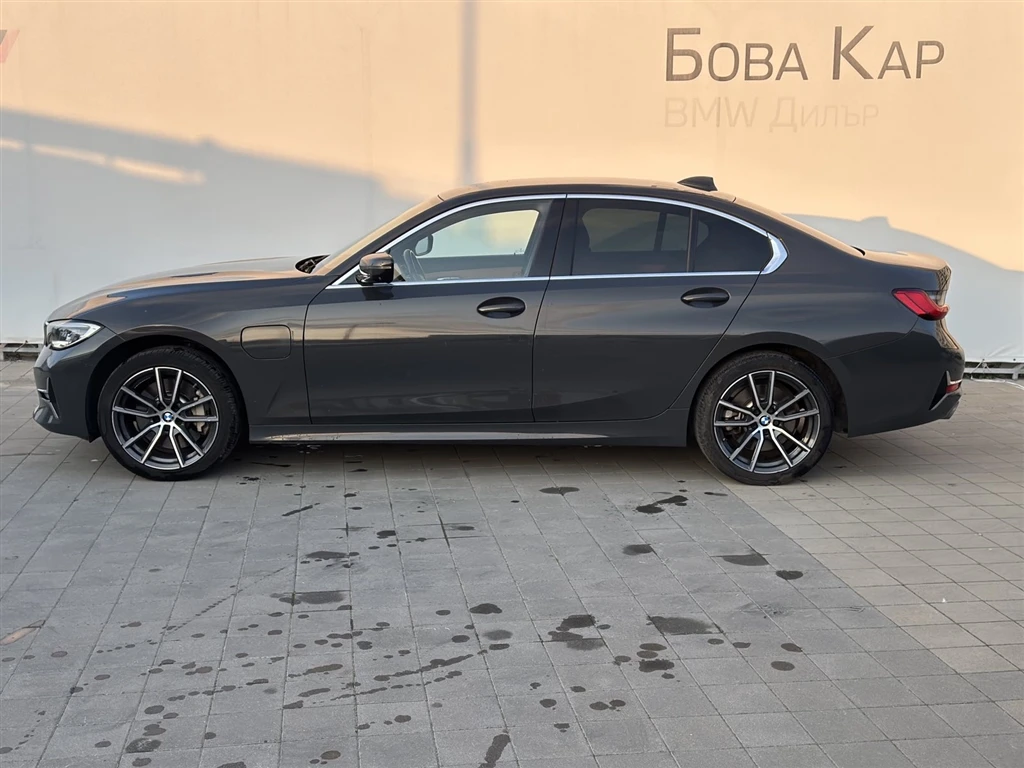 BMW 330 Sedan - изображение 3