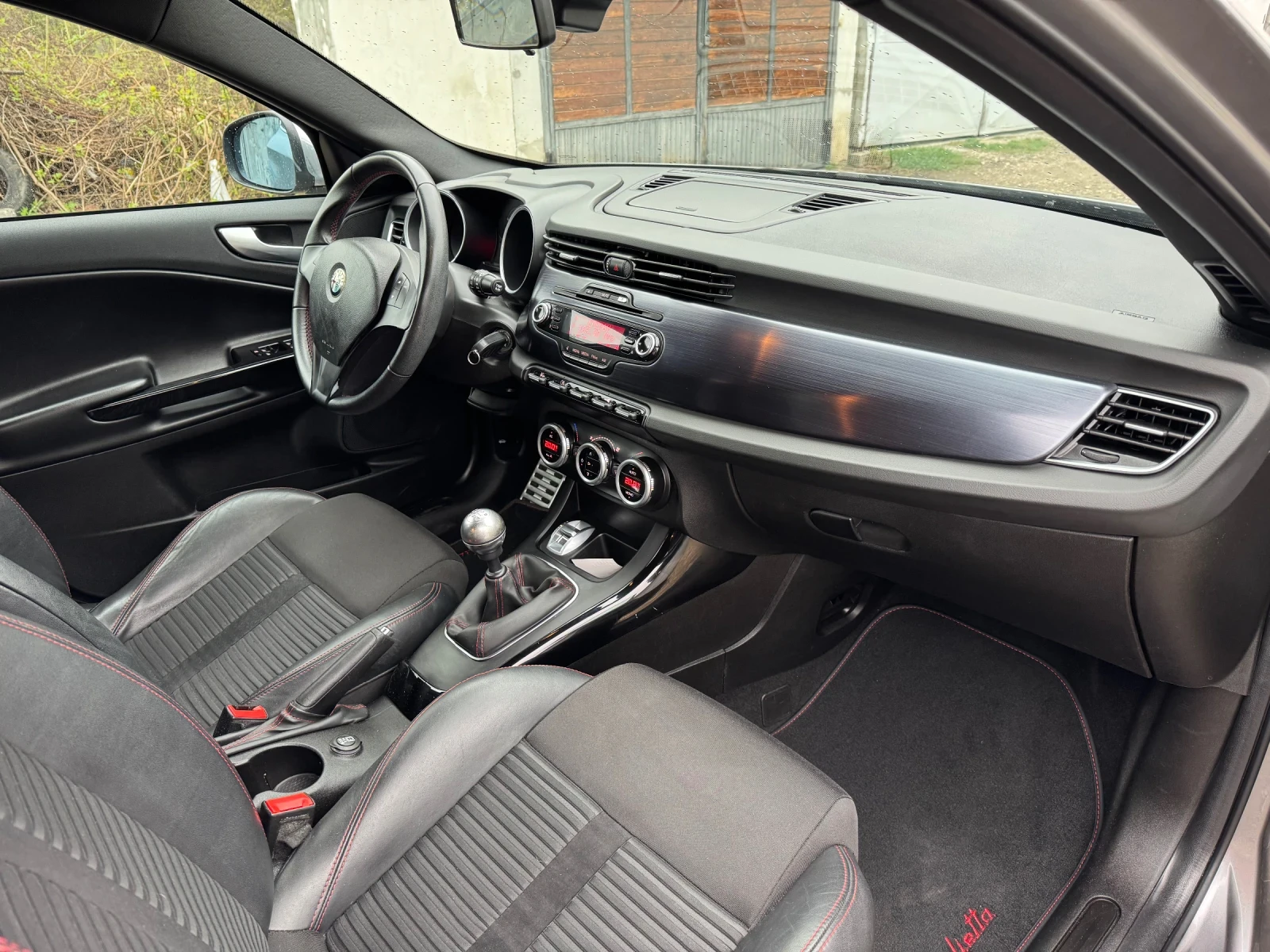 Alfa Romeo Giulietta QV 1750 235 коня - изображение 9