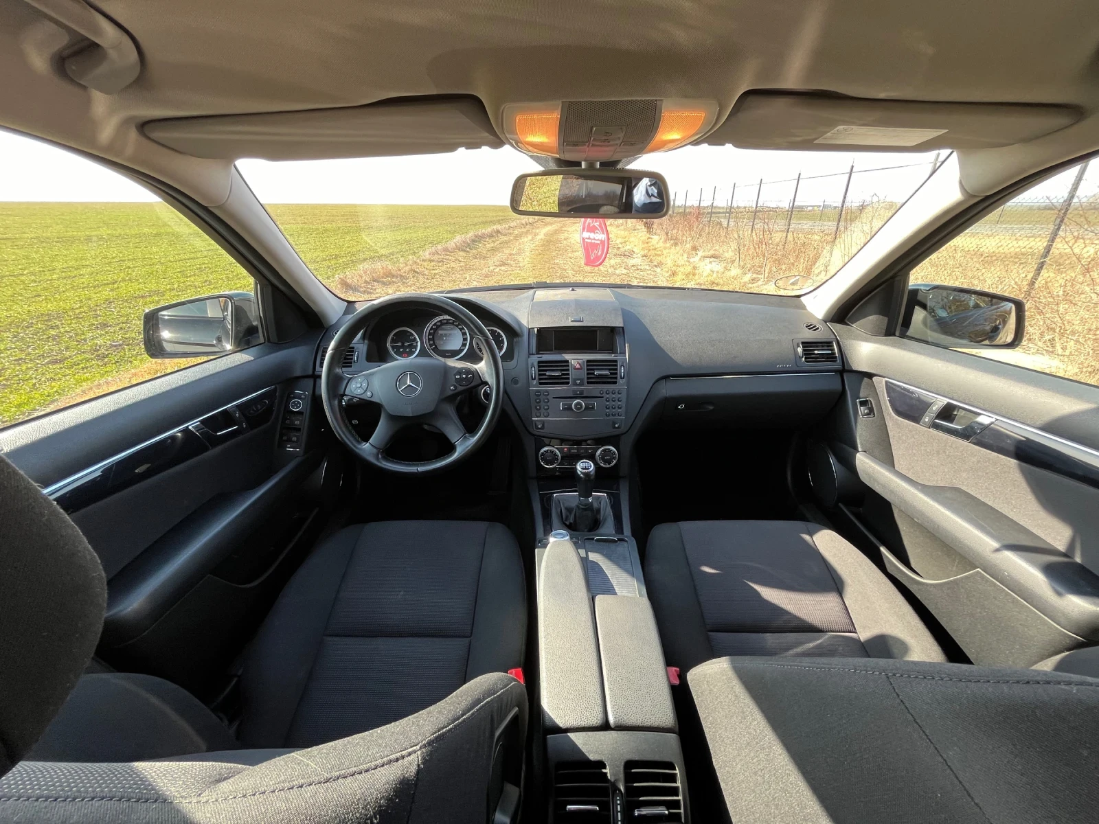 Mercedes-Benz C 180  - изображение 2