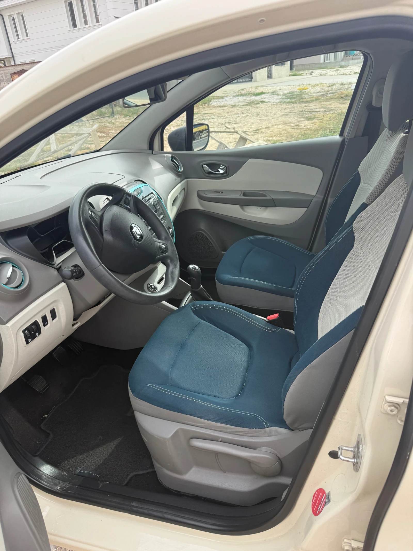 Renault Captur 0.9TCe Turbo / Регистриран / 2 комплекта гуми - изображение 7