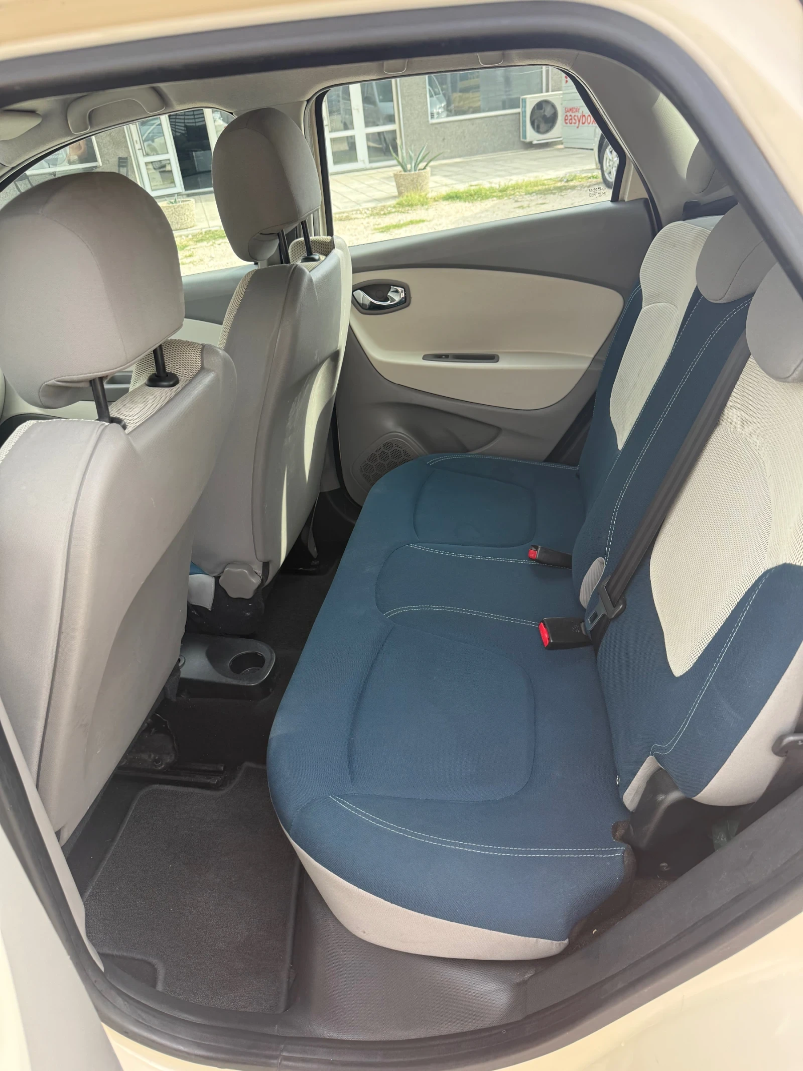 Renault Captur 0.9TCe Turbo / Регистриран / 2 комплекта гуми - изображение 10