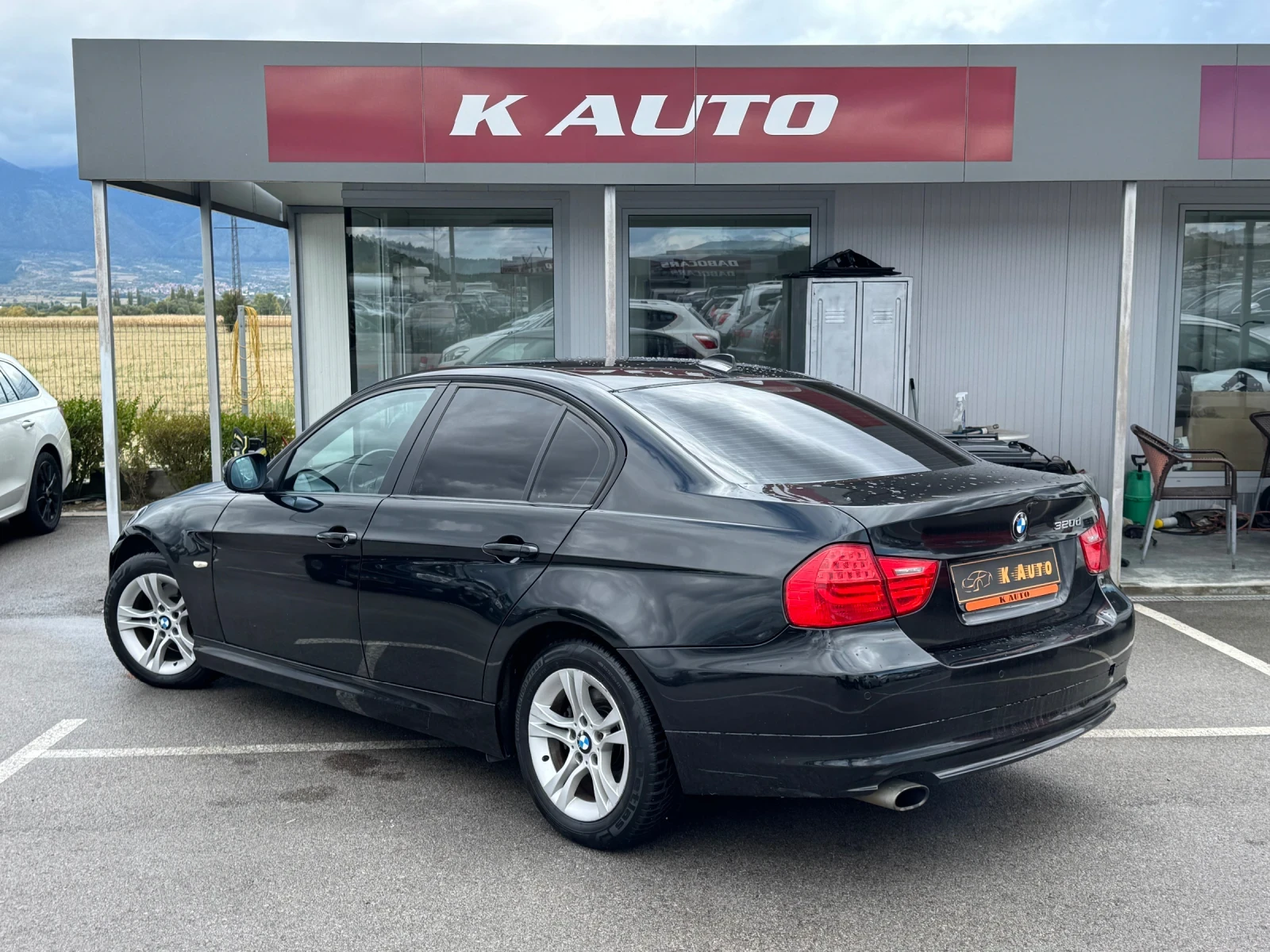 BMW 320 Xenon / Facelift  - изображение 2
