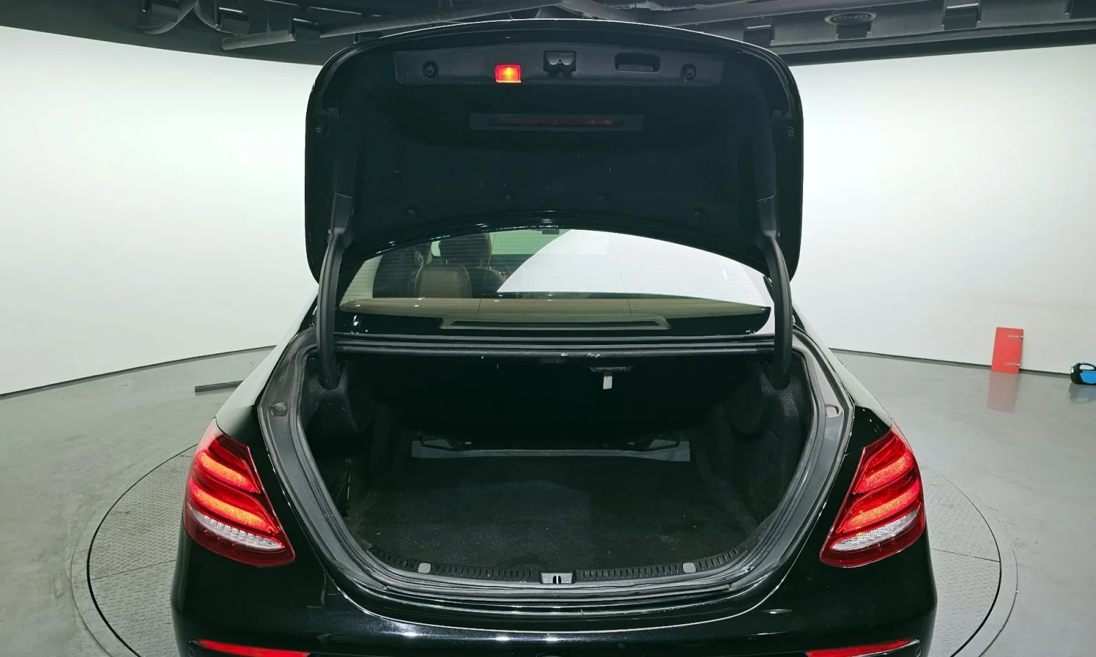 Mercedes-Benz E 220 BURMESTER / ПОДГРЕВИ / ШИБИДАХ / HEADUP, снимка 17 - Автомобили и джипове - 54060290