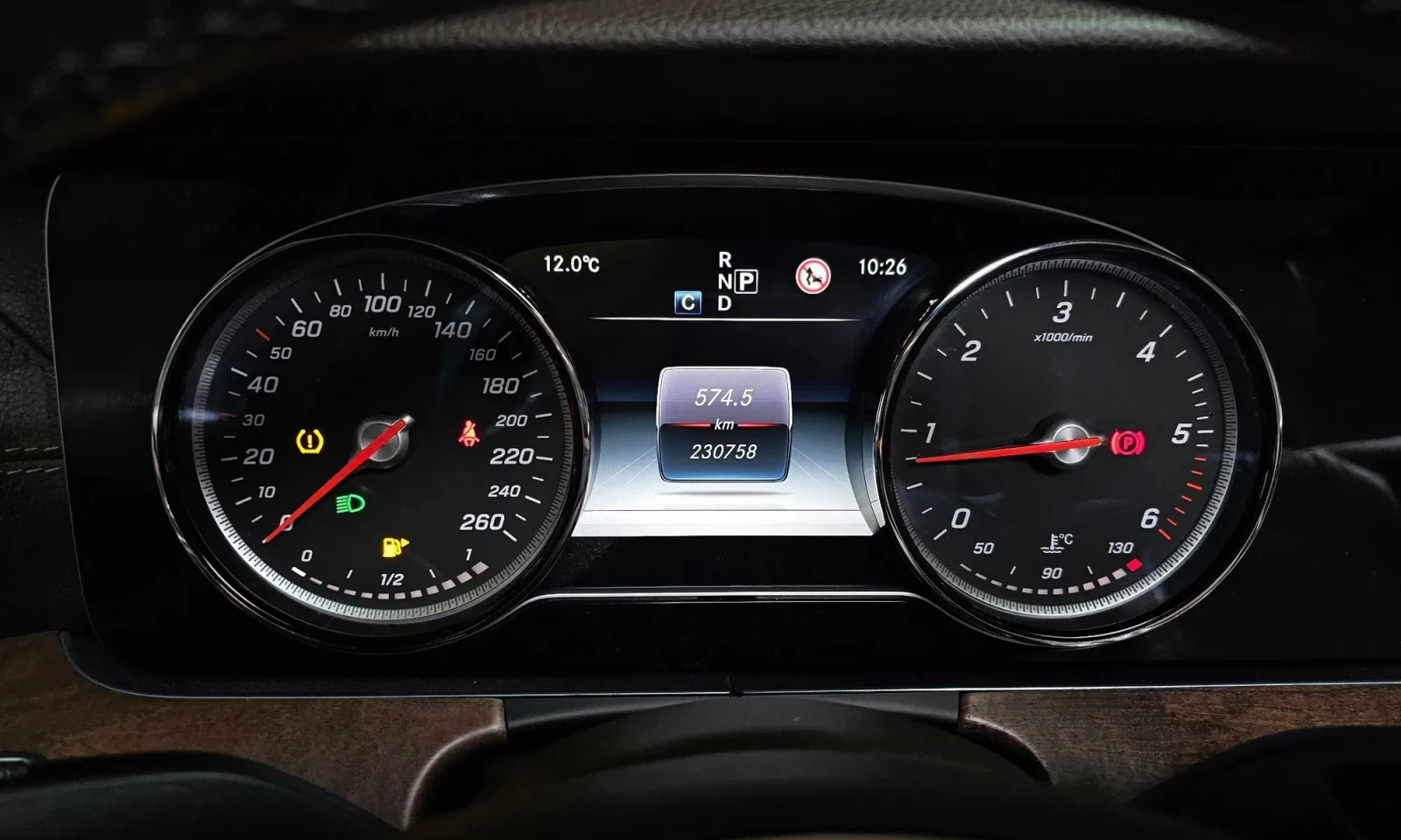 Mercedes-Benz E 220 BURMESTER / ПОДГРЕВИ / ШИБИДАХ / HEADUP, снимка 10 - Автомобили и джипове - 54060290