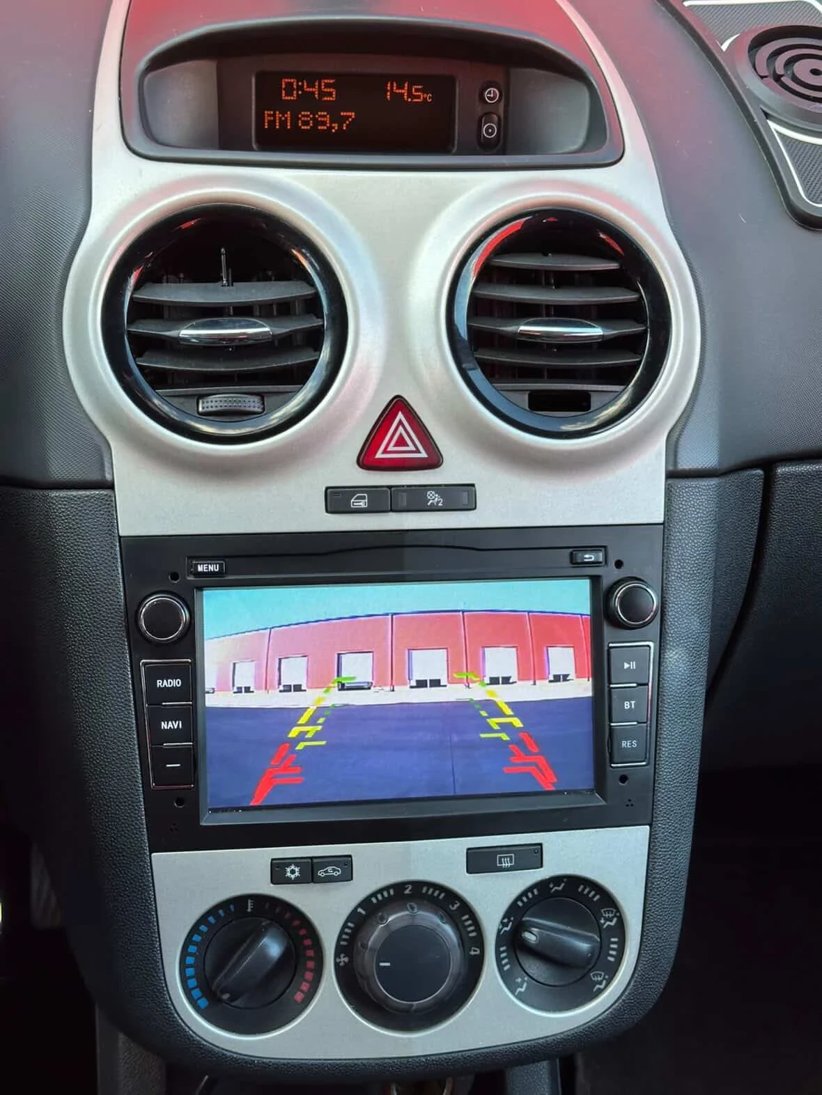 Opel Corsa 1.2 Газ/Бензин, снимка 9 - Автомобили и джипове - 54152184