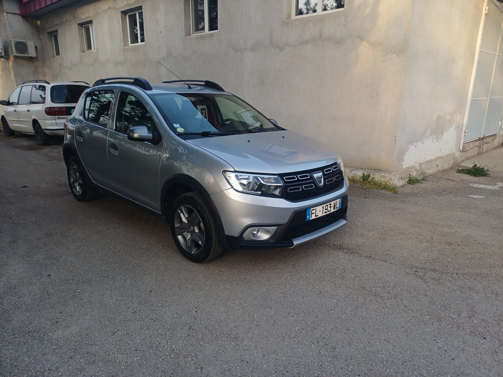 Dacia Sandero 1.5dci STEPWAY, снимка 2 - Автомобили и джипове - 54201174