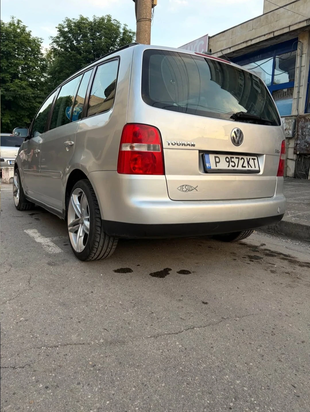 VW Touran 1.9 tdi, снимка 4 - Автомобили и джипове - 54993890