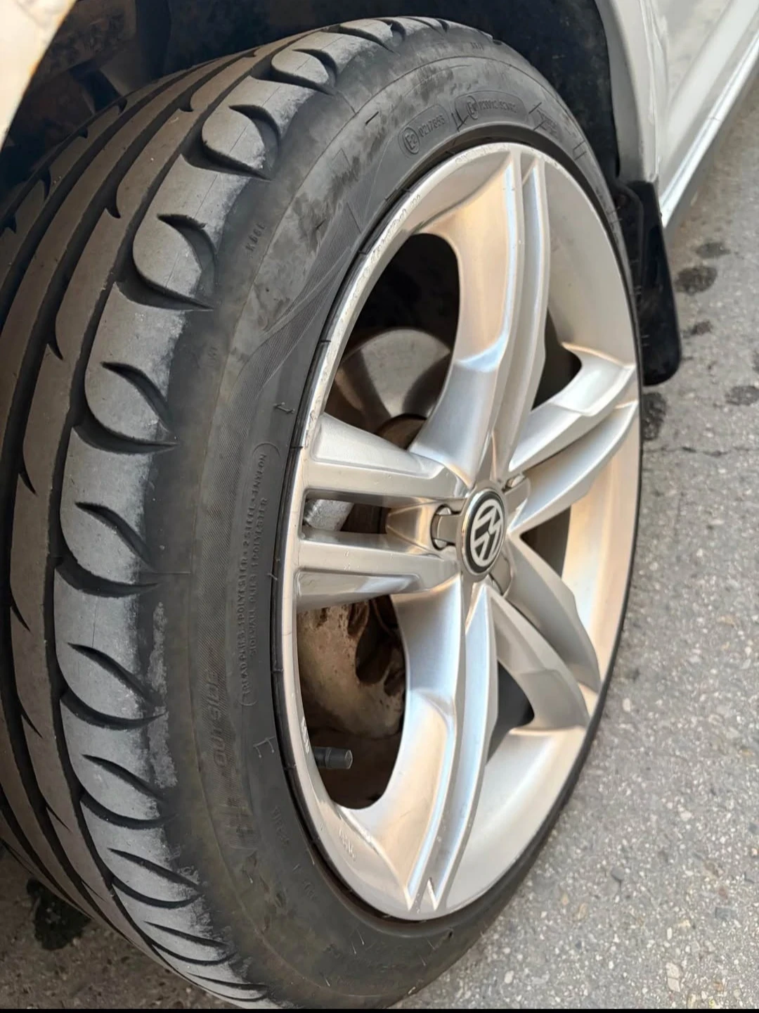VW Touran 1.9 tdi, снимка 9 - Автомобили и джипове - 54993890