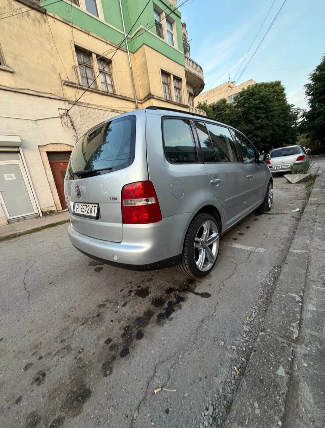 VW Touran 1.9 tdi, снимка 5 - Автомобили и джипове - 54993890
