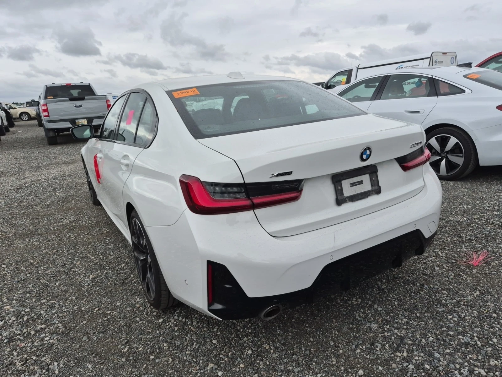 BMW 330 * 330I XDRIVE * АВТОКРЕДИТ БЕЗ ПЪРВОНАЧАЛНА ВНОСКА, снимка 4 - Автомобили и джипове - 55891829
