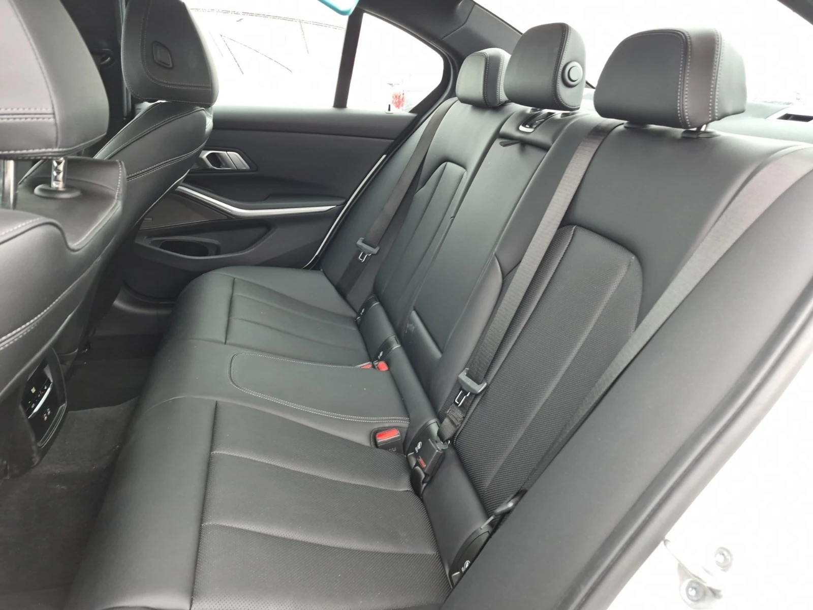 BMW 330 * 330I XDRIVE * АВТОКРЕДИТ БЕЗ ПЪРВОНАЧАЛНА ВНОСКА, снимка 12 - Автомобили и джипове - 55891829