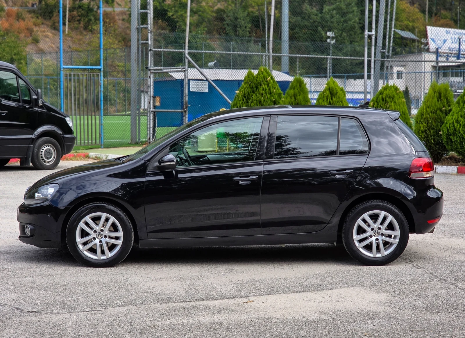 VW Golf 2.0 TDI * Navi* Park Assist* , снимка 3 - Автомобили и джипове - 56113360