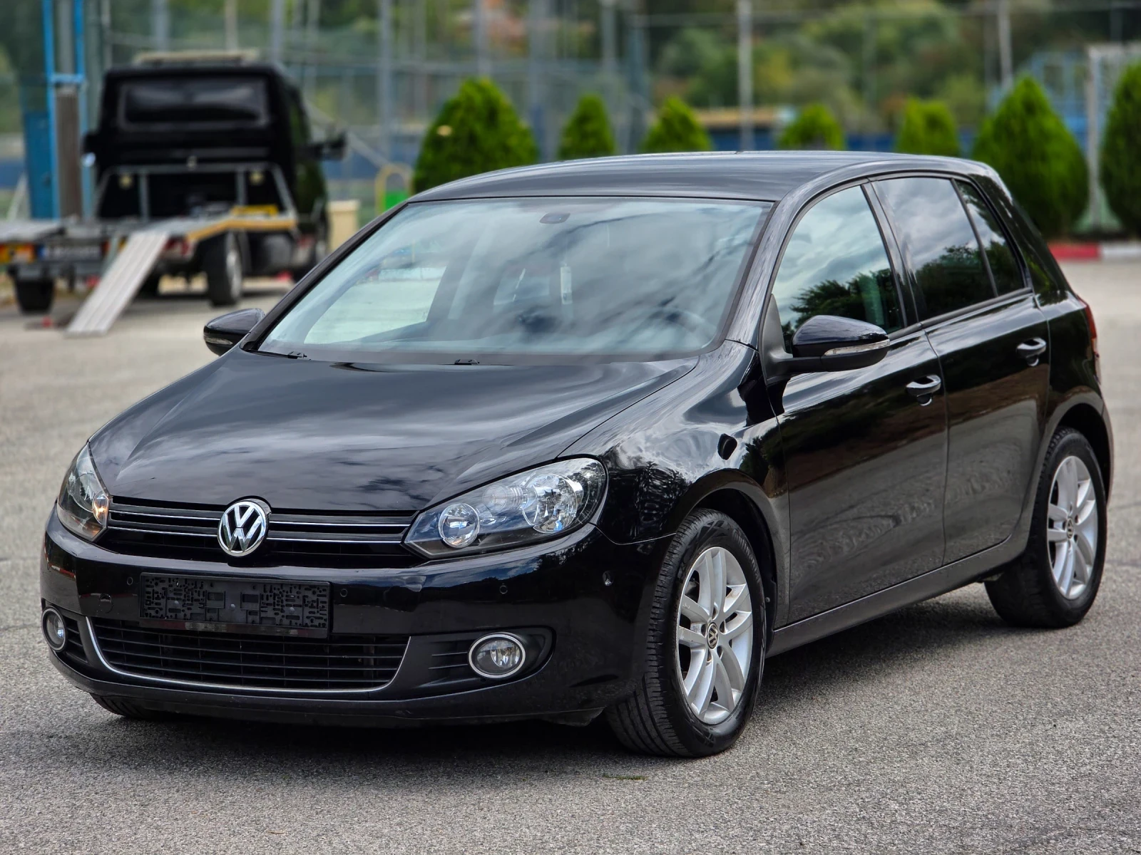 VW Golf 2.0 TDI * Navi* Park Assist* , снимка 2 - Автомобили и джипове - 56113360
