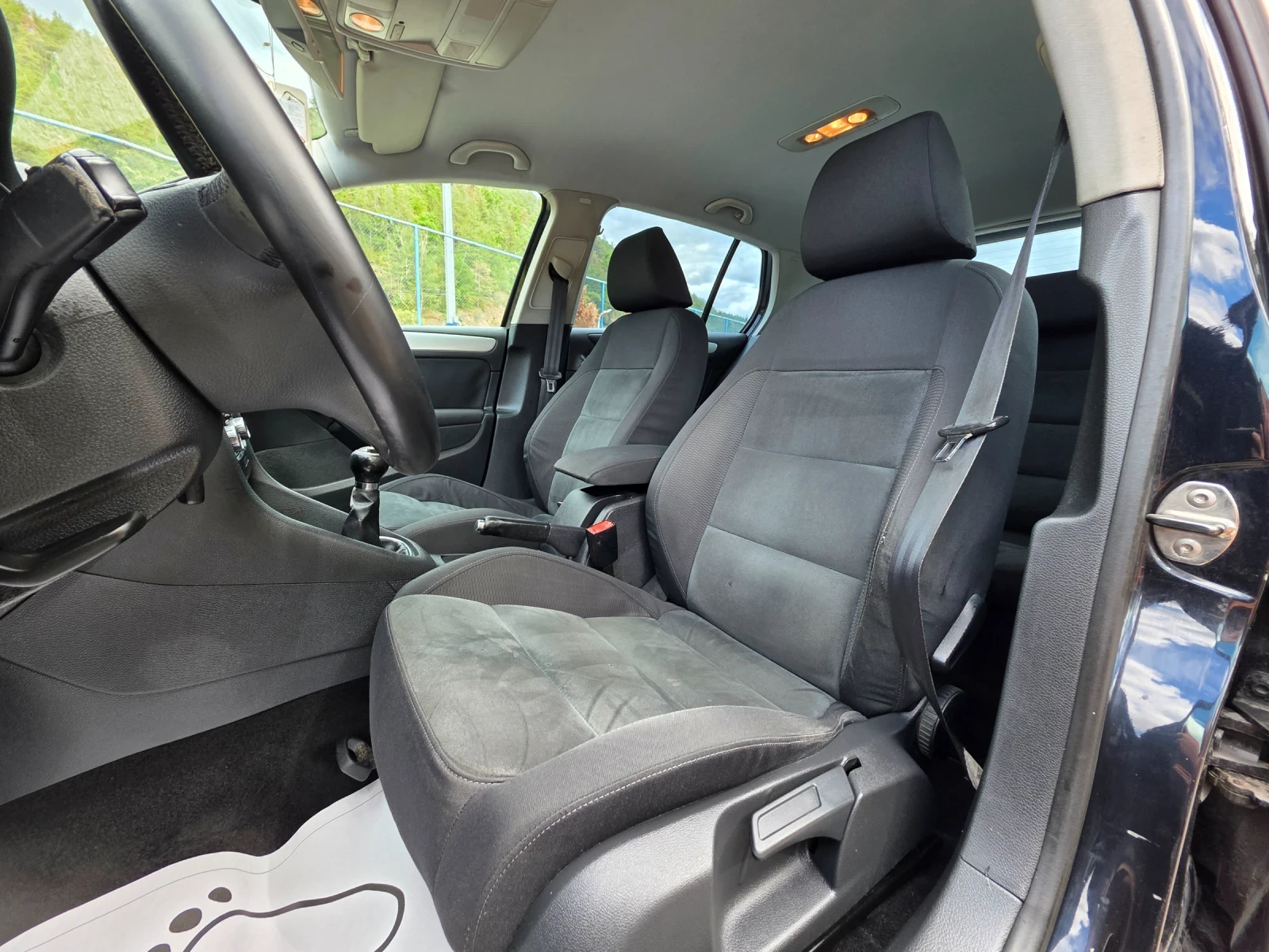 VW Golf 2.0 TDI * Navi* Park Assist* , снимка 9 - Автомобили и джипове - 56113360