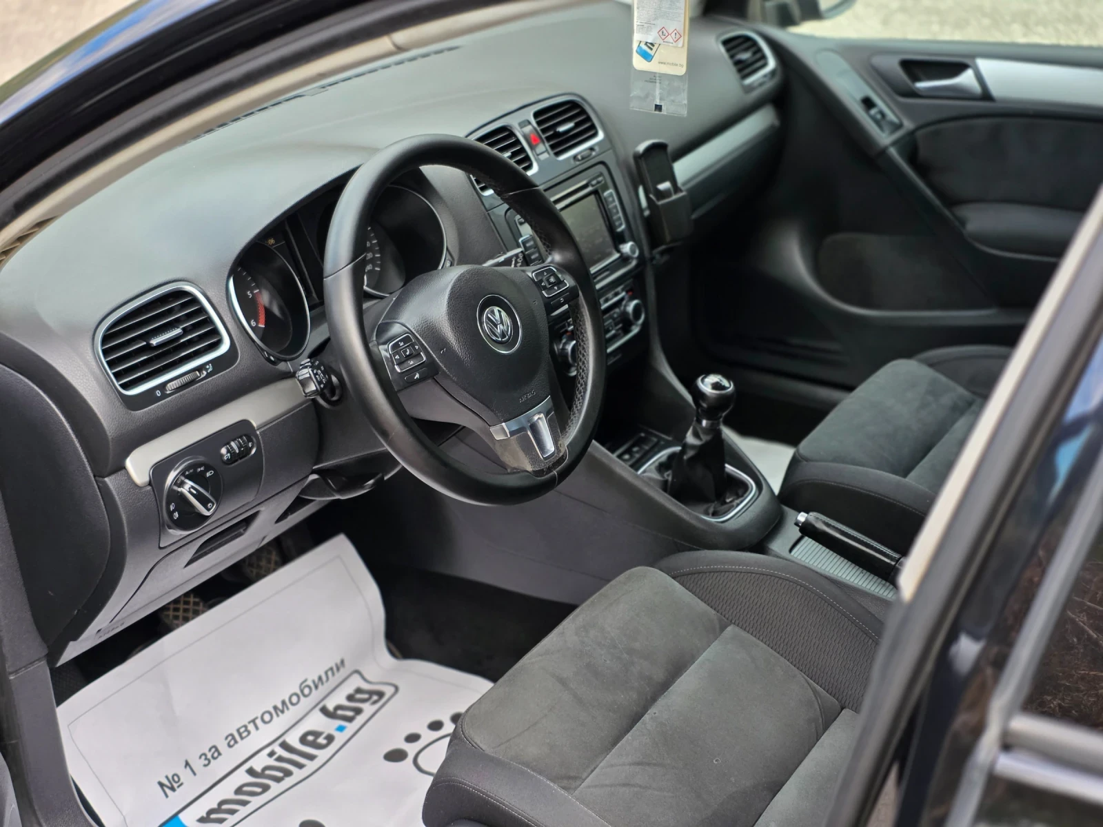VW Golf 2.0 TDI * Navi* Park Assist* , снимка 8 - Автомобили и джипове - 56113360