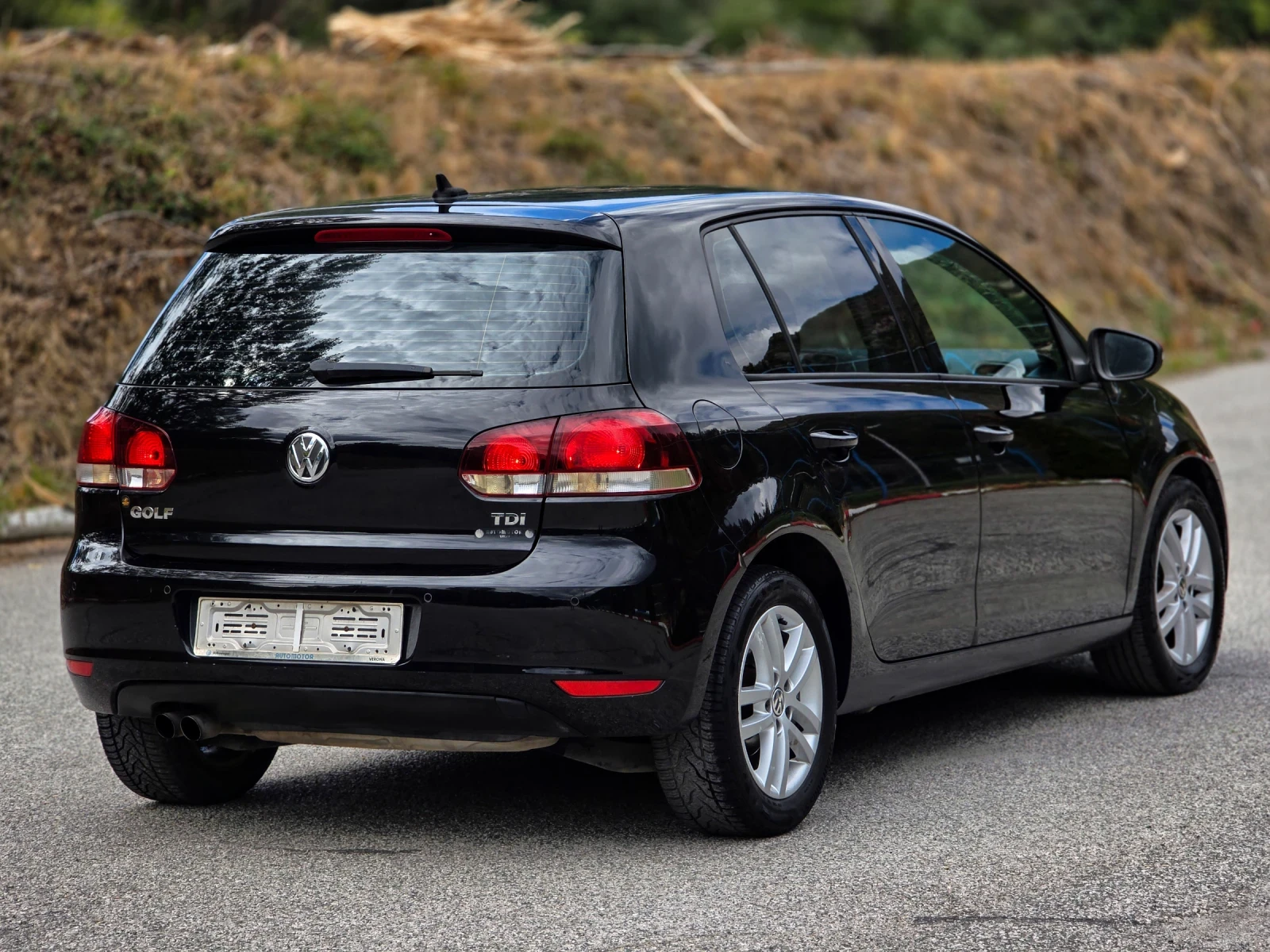 VW Golf 2.0 TDI * Navi* Park Assist* , снимка 5 - Автомобили и джипове - 56113360