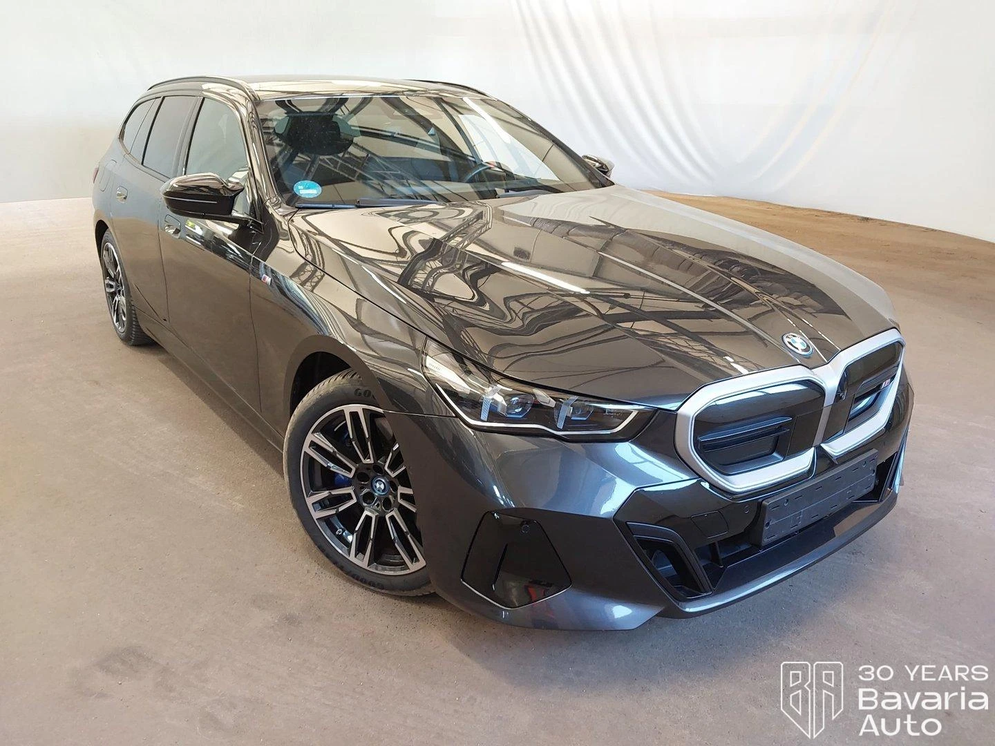 BMW i5 M60 xDrive Touring M Sport PRO, снимка 4 - Автомобили и джипове - 56131527