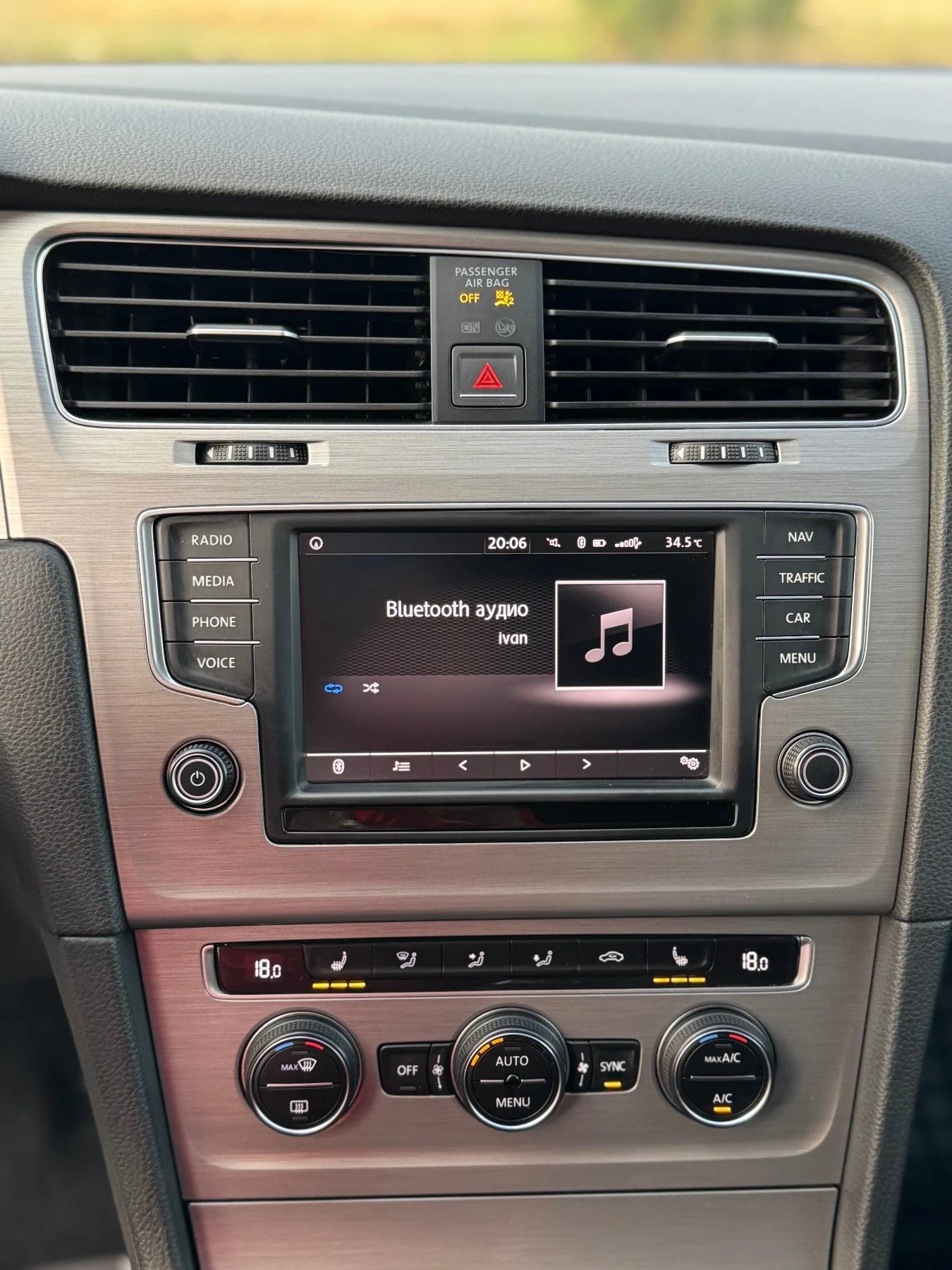 VW Golf 7* R-LINE* 2.0 TDI* , снимка 16 - Автомобили и джипове - 56666257