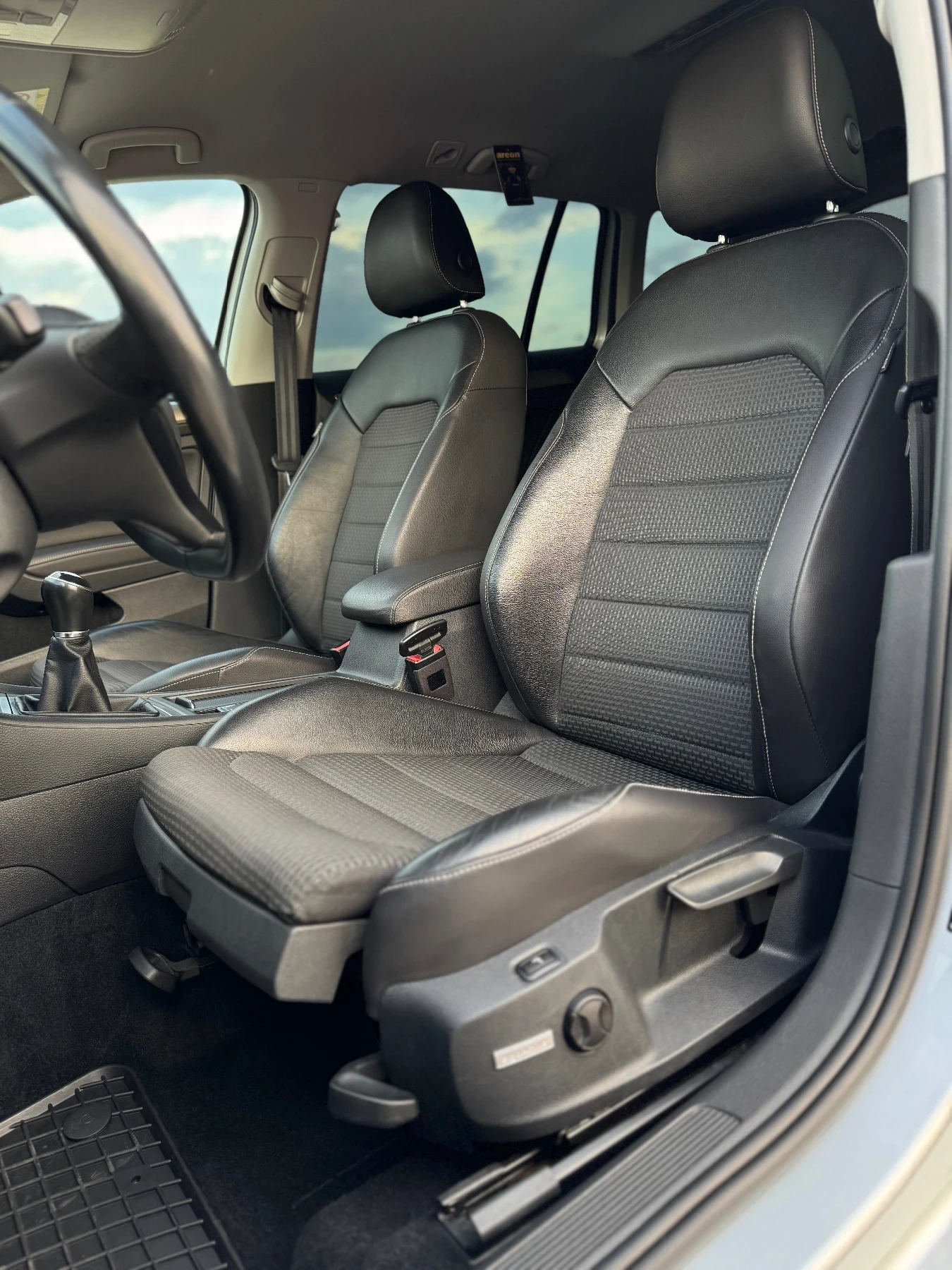 VW Golf 7* R-LINE* 2.0 TDI* , снимка 11 - Автомобили и джипове - 56666257