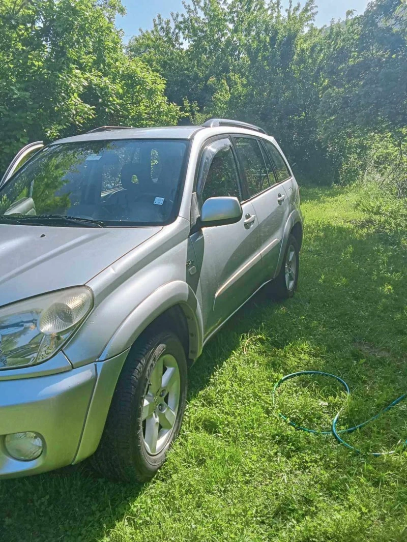 Toyota Rav4 2, 0 D4D, снимка 5 - Автомобили и джипове - 46550463