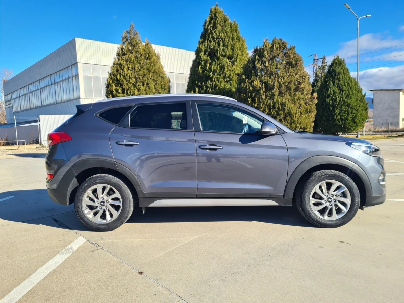 Hyundai Tucson 2.0crdi 185ps 4WD Automatik, снимка 8 - Автомобили и джипове - 48015243