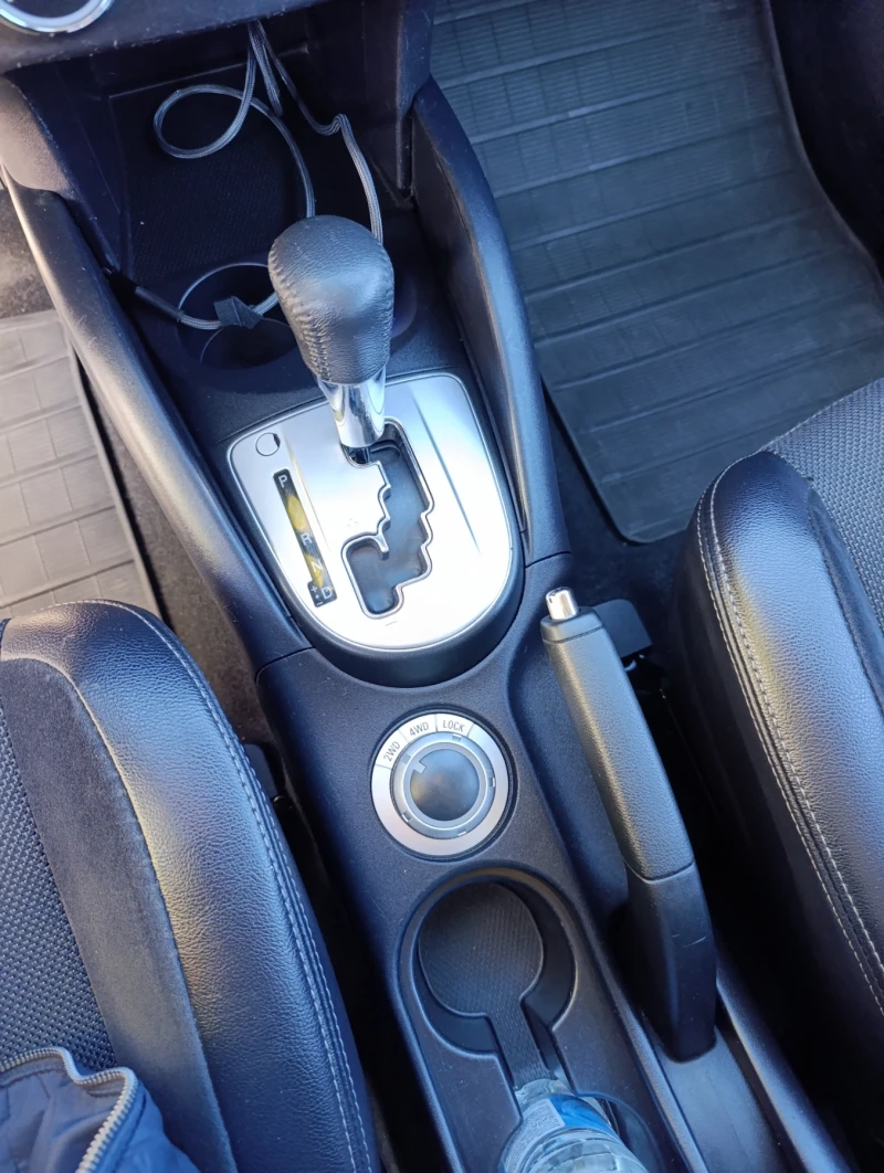 Citroen C-Crosser, снимка 11 - Автомобили и джипове - 53129968