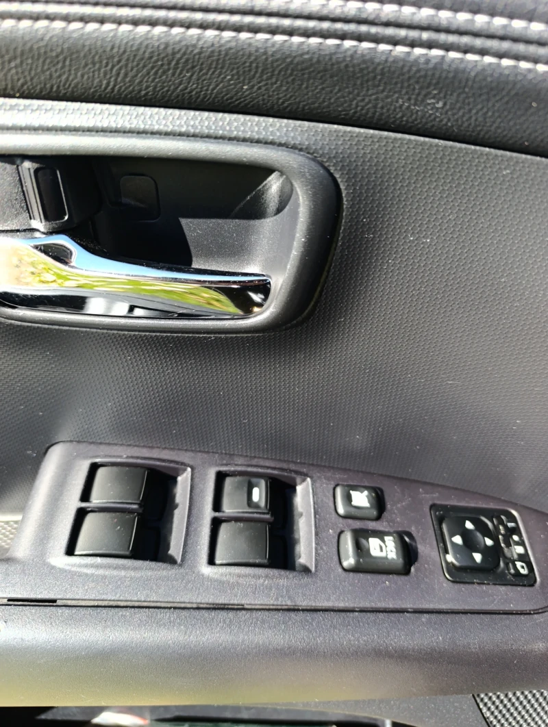 Citroen C-Crosser, снимка 8 - Автомобили и джипове - 53129968