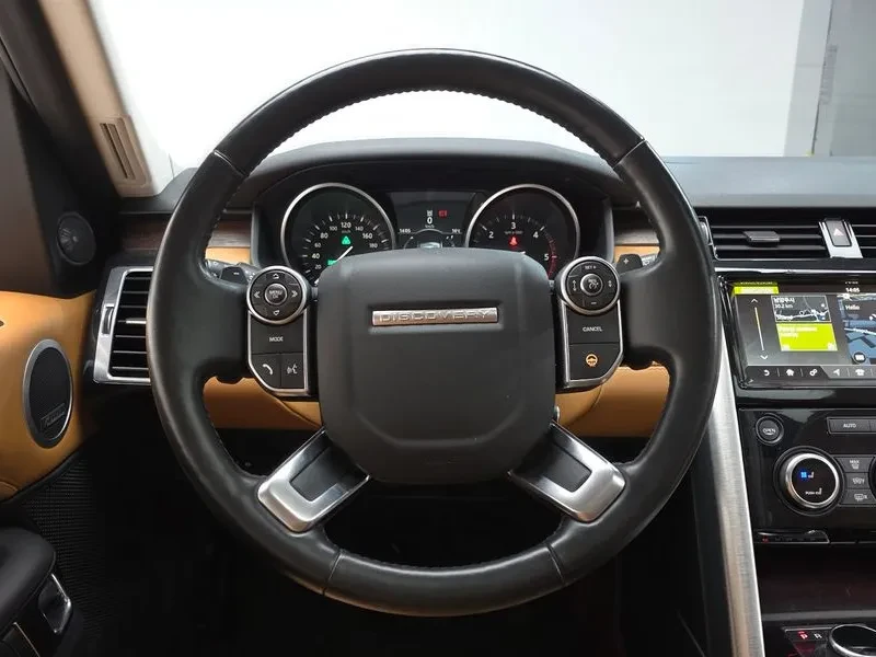 Land Rover Discovery 5 3.0 TD6 LUXURY, снимка 14 - Автомобили и джипове - 55705707