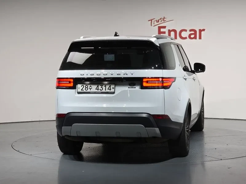Land Rover Discovery 5 3.0 TD6 LUXURY, снимка 4 - Автомобили и джипове - 55705707