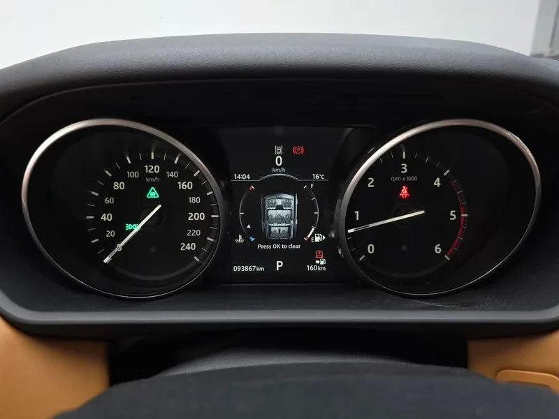 Land Rover Discovery 5 3.0 TD6 LUXURY, снимка 8 - Автомобили и джипове - 55705707