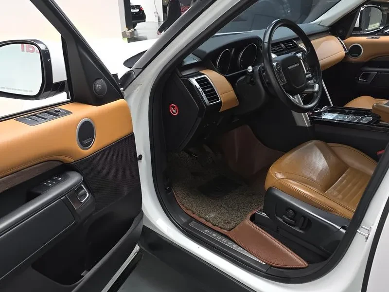 Land Rover Discovery 5 3.0 TD6 LUXURY, снимка 12 - Автомобили и джипове - 55705707