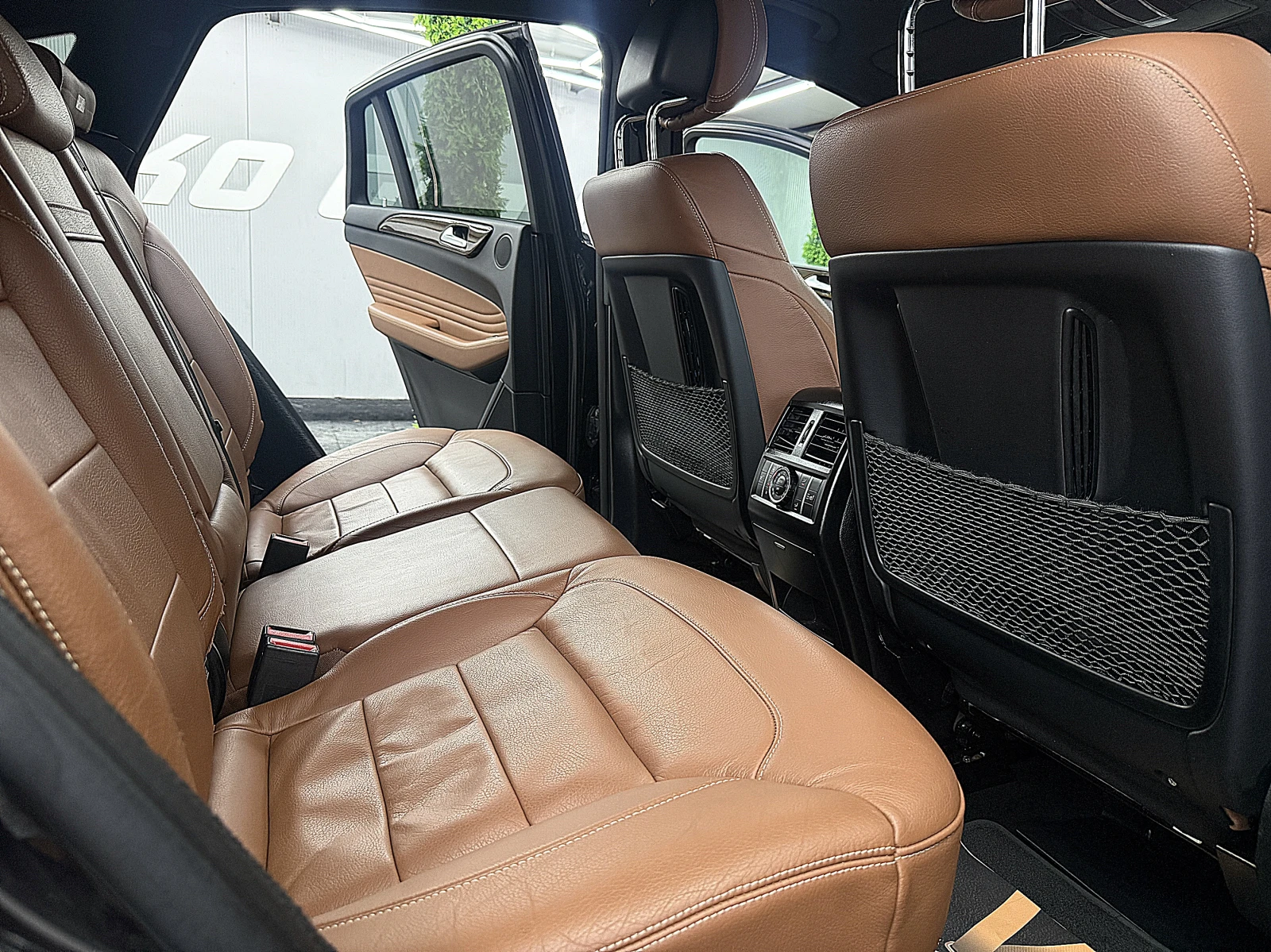 Mercedes-Benz GLE 350 KUPE/BRABUS PACKET/KeulessGo/360-к СОБСТВИН ЛИЗИНГ, снимка 9 - Автомобили и джипове - 55308087