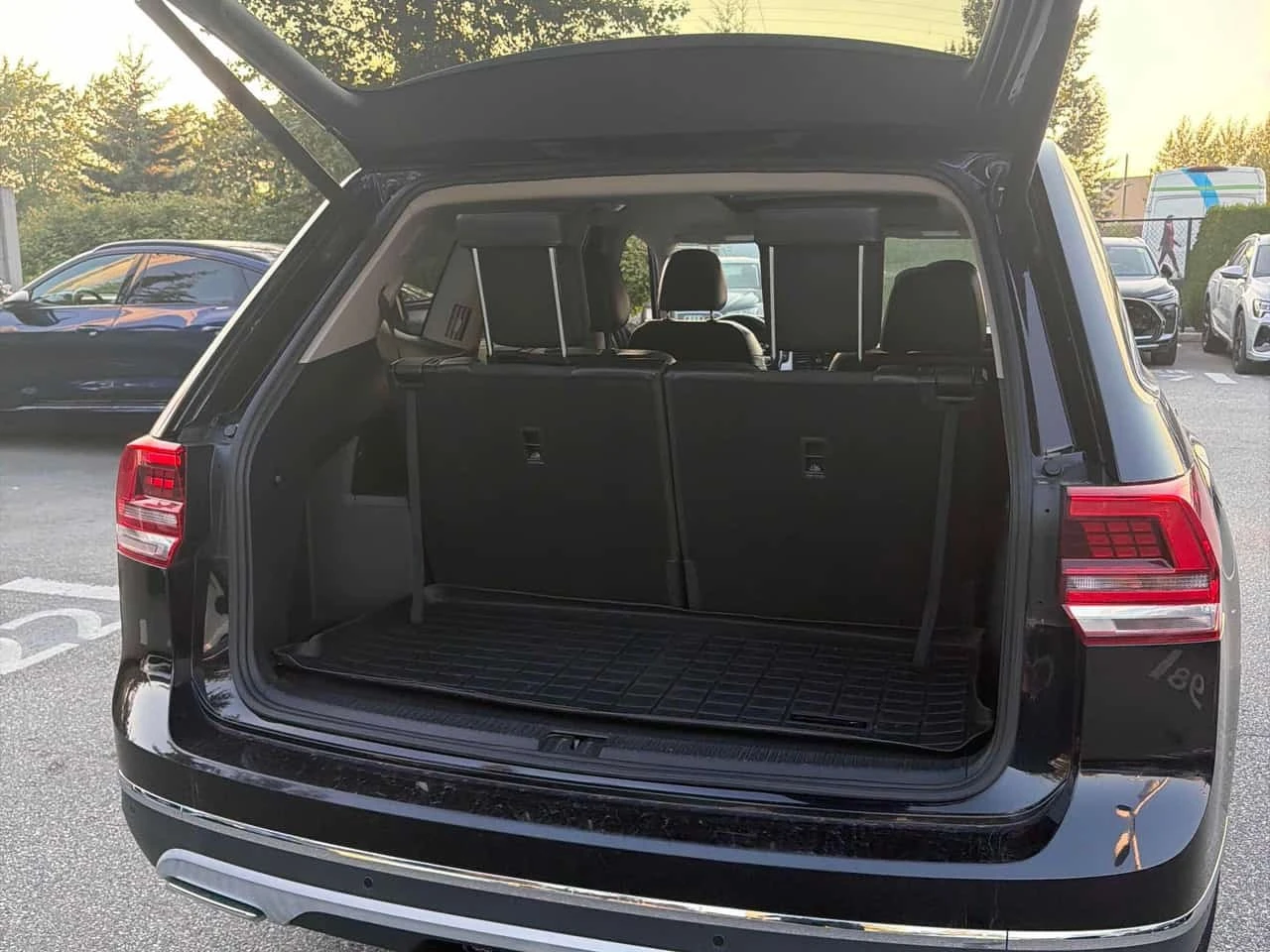 VW Atlas * Execline * CARFAX * ОПЦИЯ ЗА ФИНАНСИРАНЕ , снимка 12 - Автомобили и джипове - 55784638
