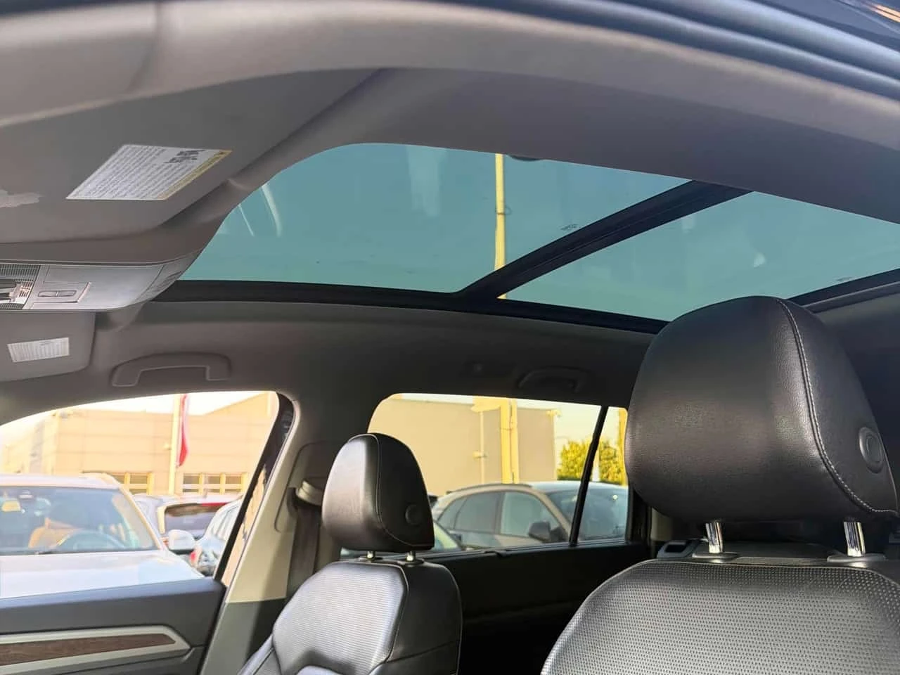 VW Atlas * Execline * CARFAX * ОПЦИЯ ЗА ФИНАНСИРАНЕ , снимка 10 - Автомобили и джипове - 55784638