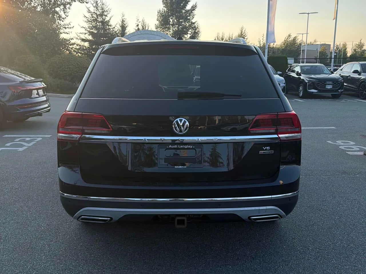 VW Atlas * Execline * CARFAX * ОПЦИЯ ЗА ФИНАНСИРАНЕ , снимка 17 - Автомобили и джипове - 55784638