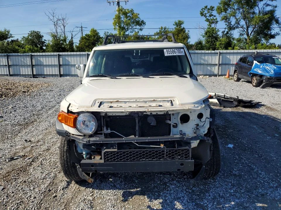 Toyota Fj cruiser 2013 TOYOTA FJ CRUISER BASE | Mobile.bg � ����������� 2