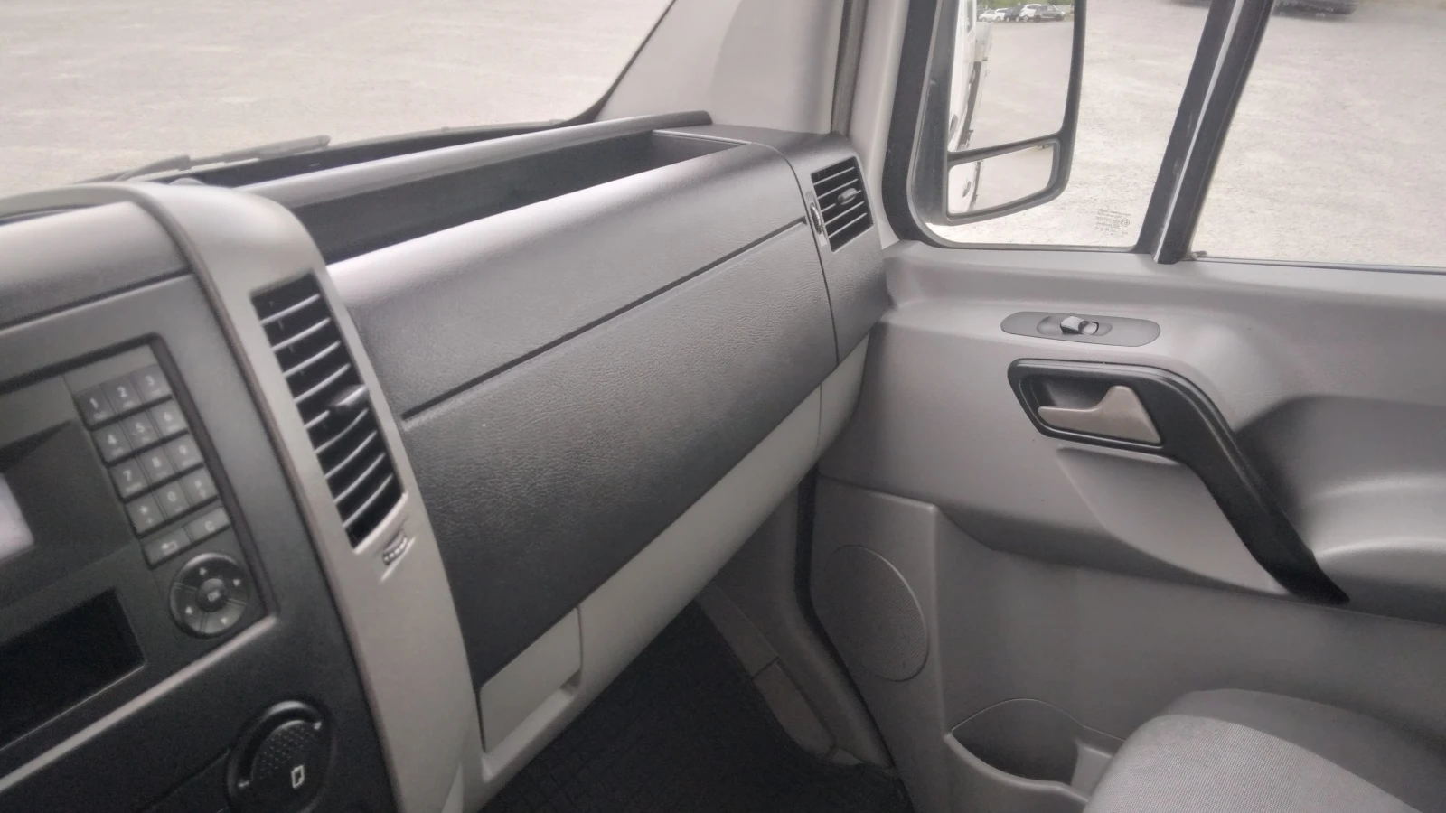 VW Crafter, снимка 15 - Бусове и автобуси - 54753617