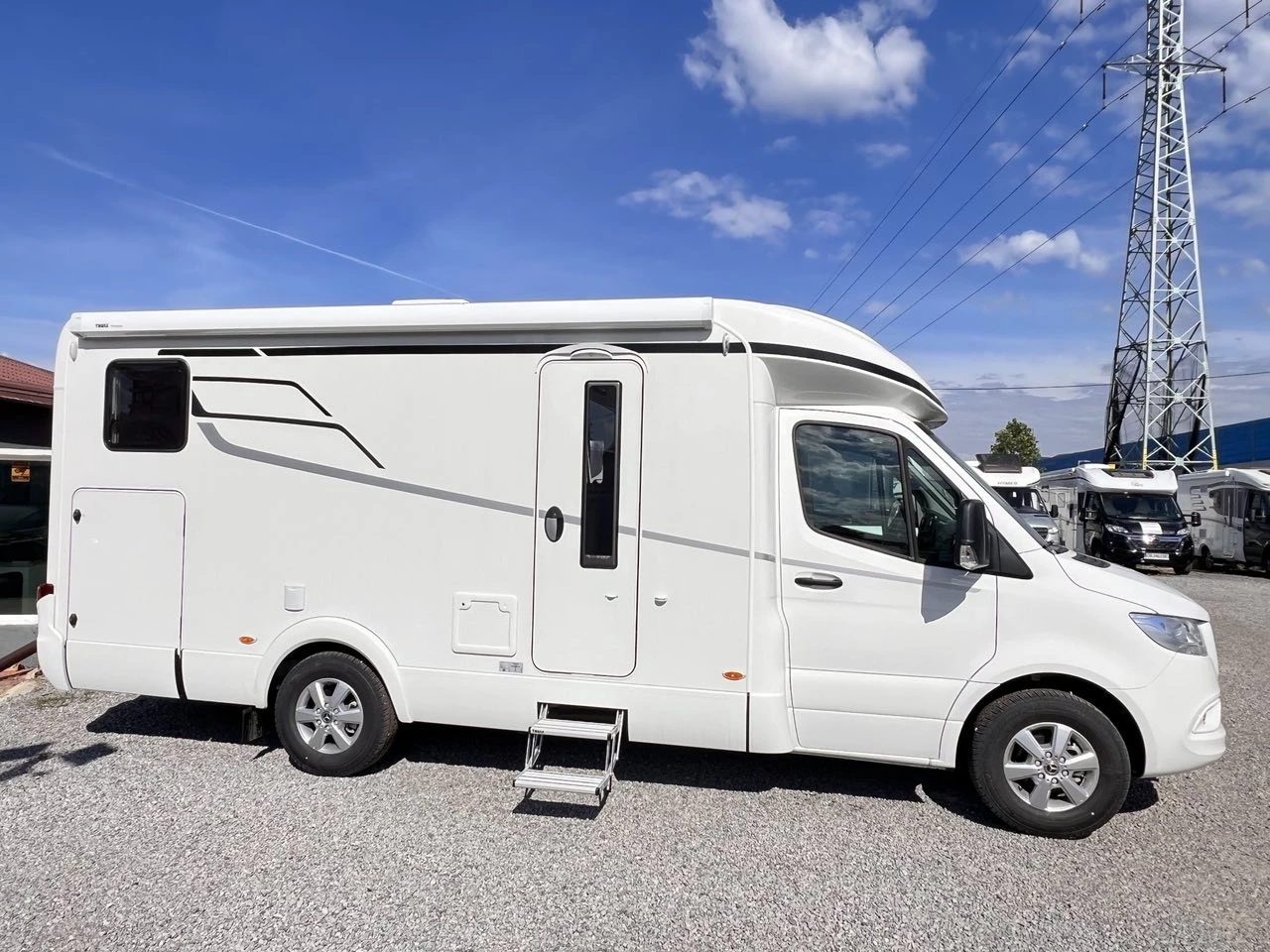 Кемпер HYMER / ERIBA S 585 3500 kg. - изображение 3