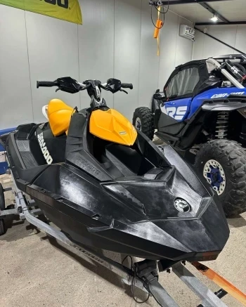 Джет Bombardier Sea Doo SPARK TRIX, снимка 3 - Воден транспорт - 49441545