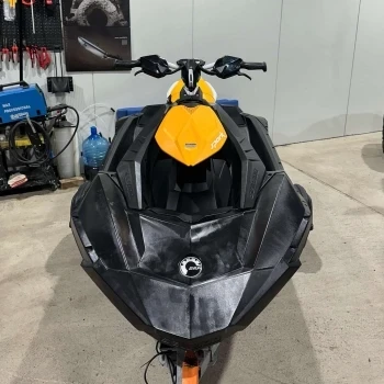 Джет Bombardier Sea Doo SPARK TRIX, снимка 1 - Воден транспорт - 49441545