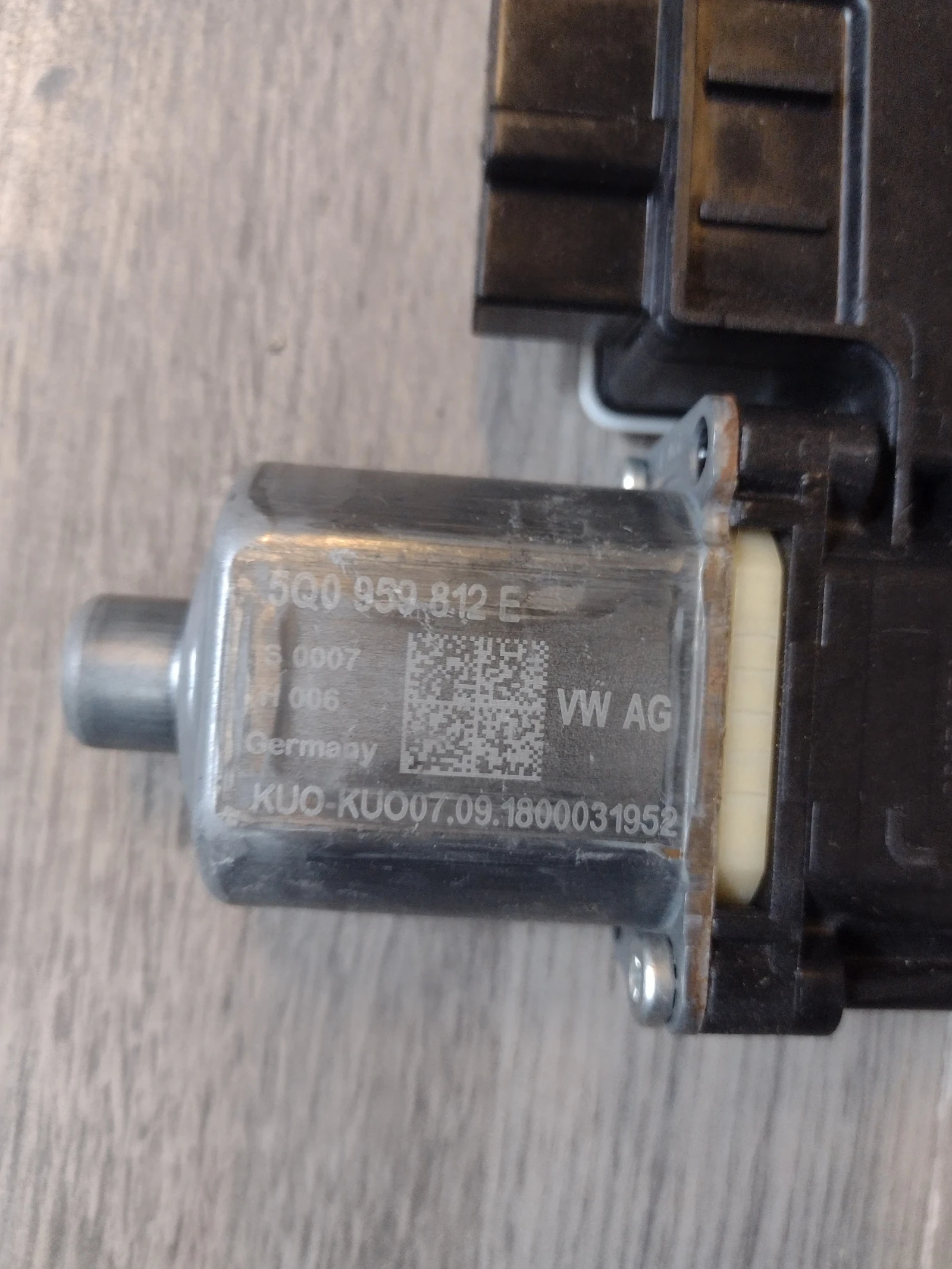 5Q0959812E �������  �������������� �� ����� ����� ����� Skoda Octavia III 5Q0 959 812 E | Mobile.bg � ����������� 2