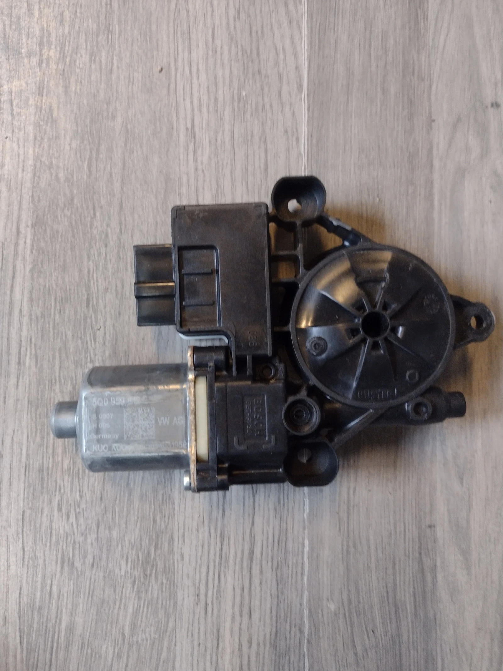 5Q0959812E �������  �������������� �� ����� ����� ����� Skoda Octavia III 5Q0 959 812 E | Mobile.bg � ����������� 1