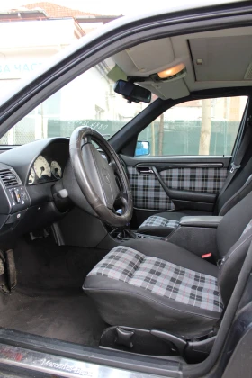 Mercedes-Benz C 180, снимка 7