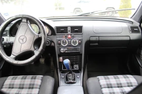 Mercedes-Benz C 180, снимка 9