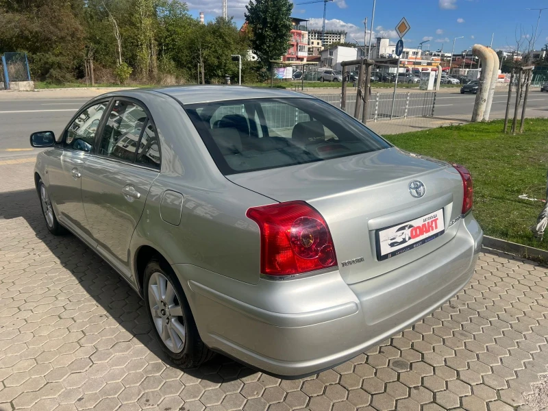 Toyota Avensis 1.8VVT-i/УНИКАТ/РЕАЛНИ КМ ! ! ! , снимка 5 - Автомобили и джипове - 47503519