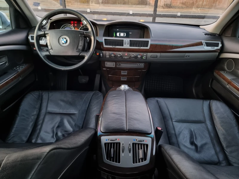 BMW 745 * INDIVIDUAL* VACUUM* KAMERA * , снимка 13 - Автомобили и джипове - 48028235