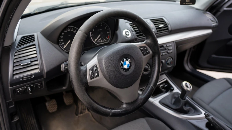 BMW 118 2.0, снимка 12 - Автомобили и джипове - 48370962